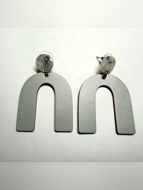 Nickel & Suede Gray Horseshoe Earrings